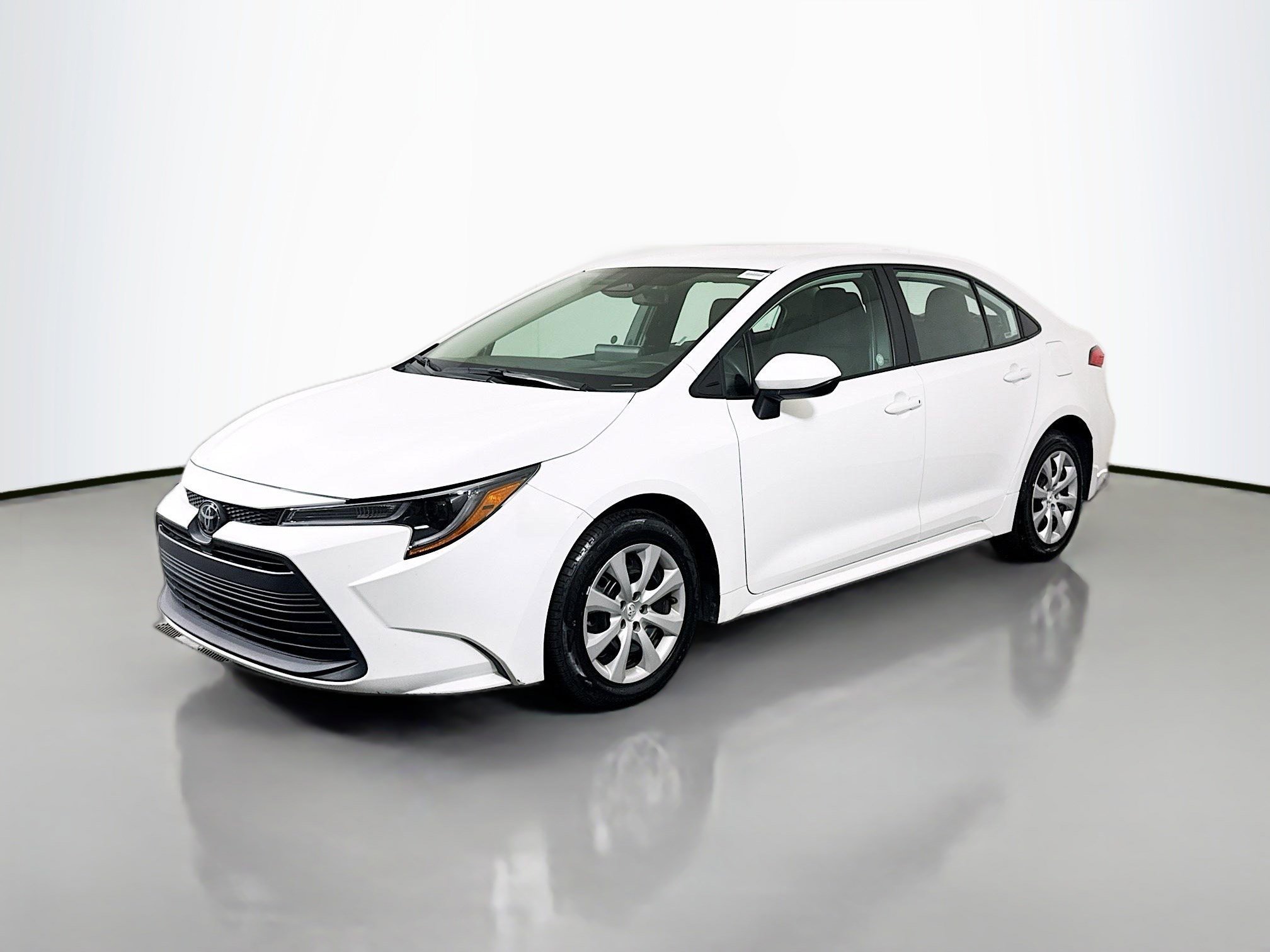 Used 2024 Toyota Corolla LE image 4