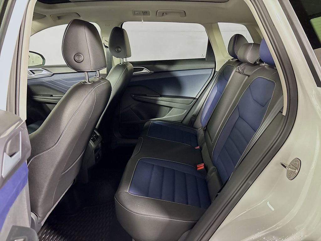 New 2025 Volkswagen Taos SEL image 21