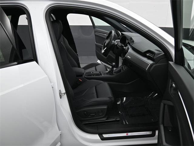New 2025 Audi Q3 2.0T Premium image 14