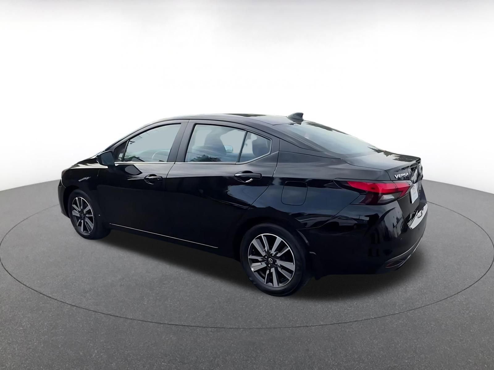 Used 2025 Nissan Versa SV w/ Trunk Package image 10