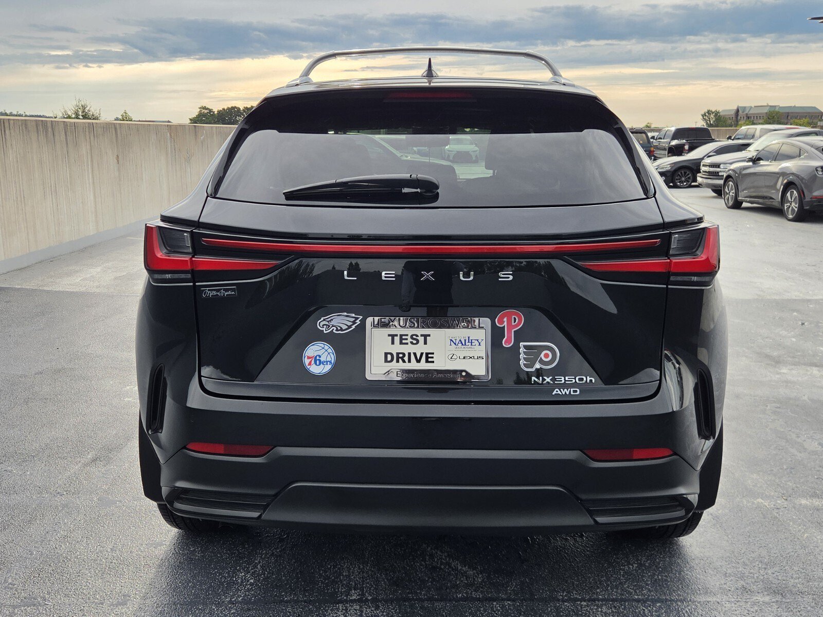 Certified 2022 Lexus NX 350h AWD image 4