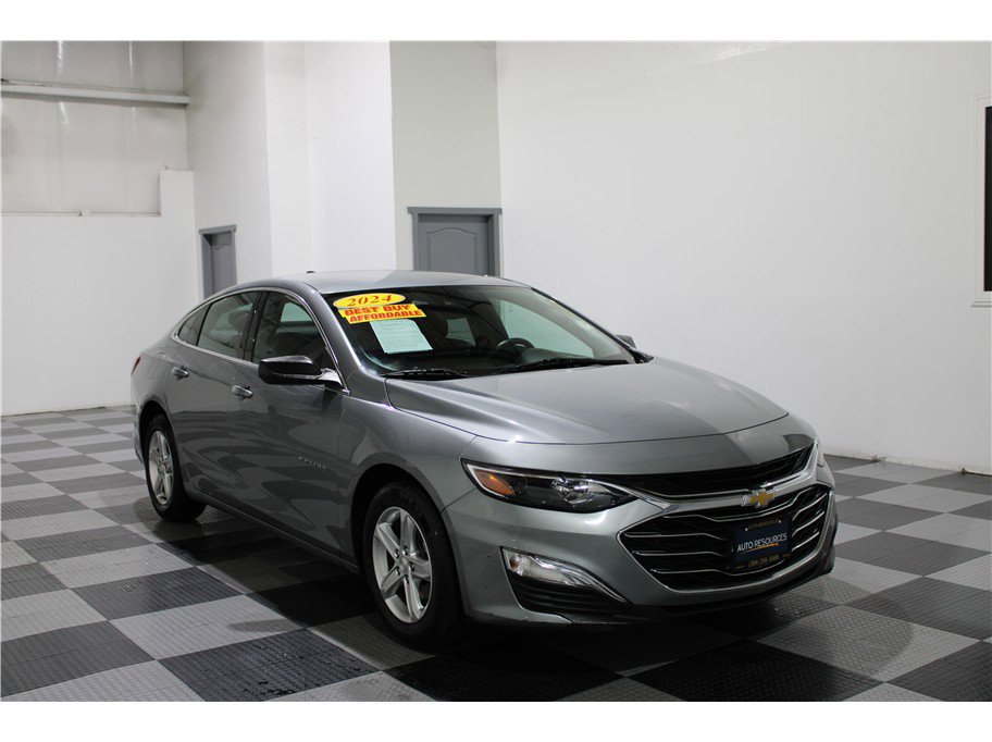 Used 2024 Chevrolet Malibu LS image 3