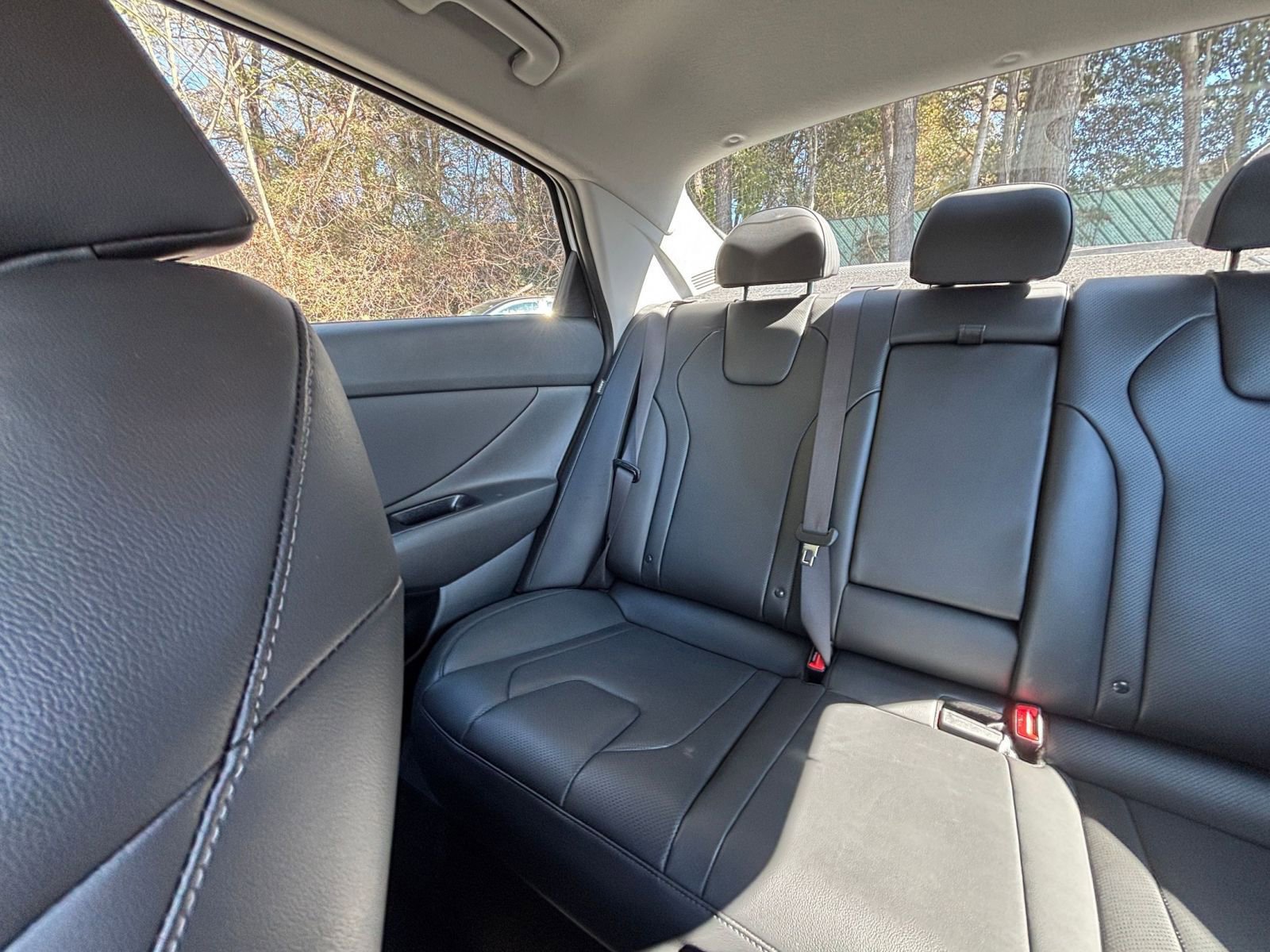 Used 2025 Hyundai Elantra Limited FWD image 42
