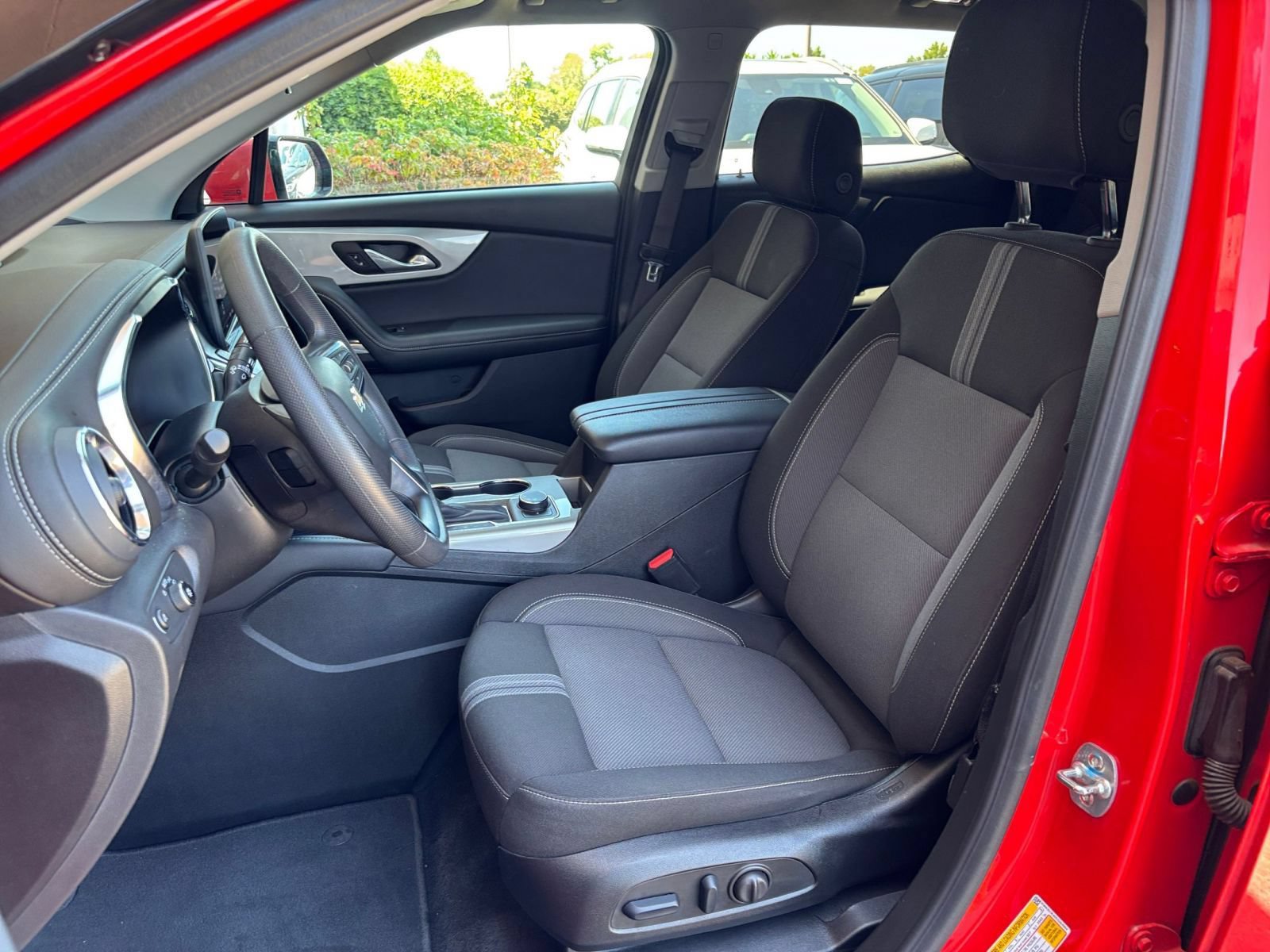 Used 2025 Chevrolet Blazer LT FWD image 37