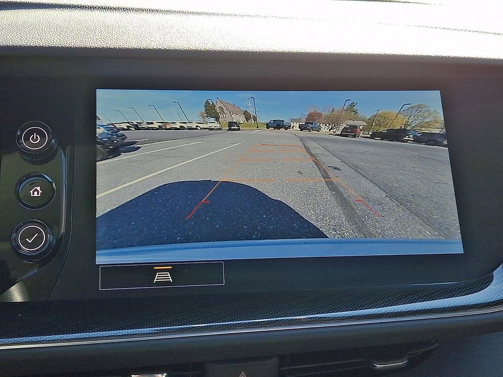 Used 2021 Buick Envision Essence image 18