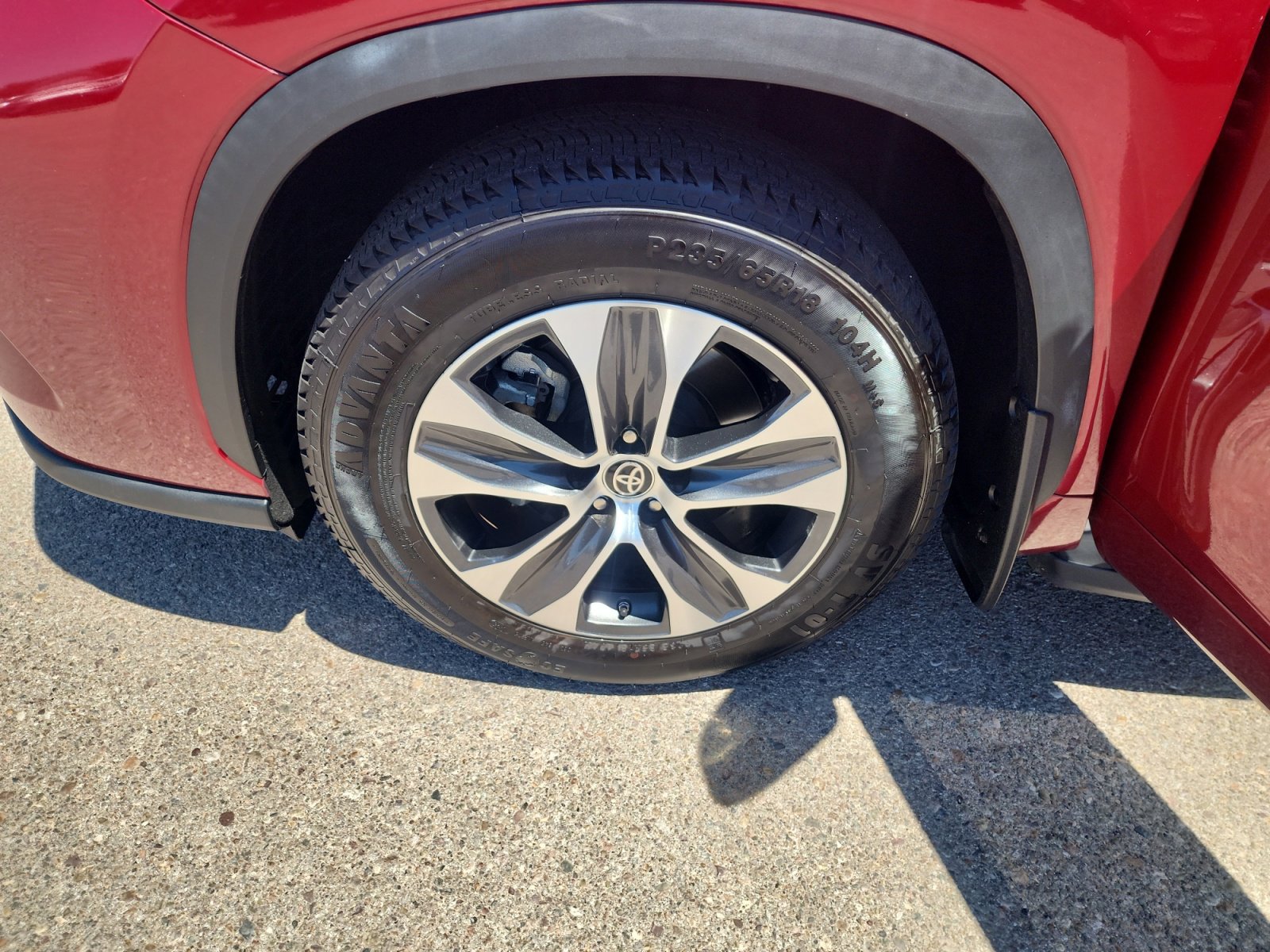 Used 2023 Toyota Highlander XLE FWD image 26