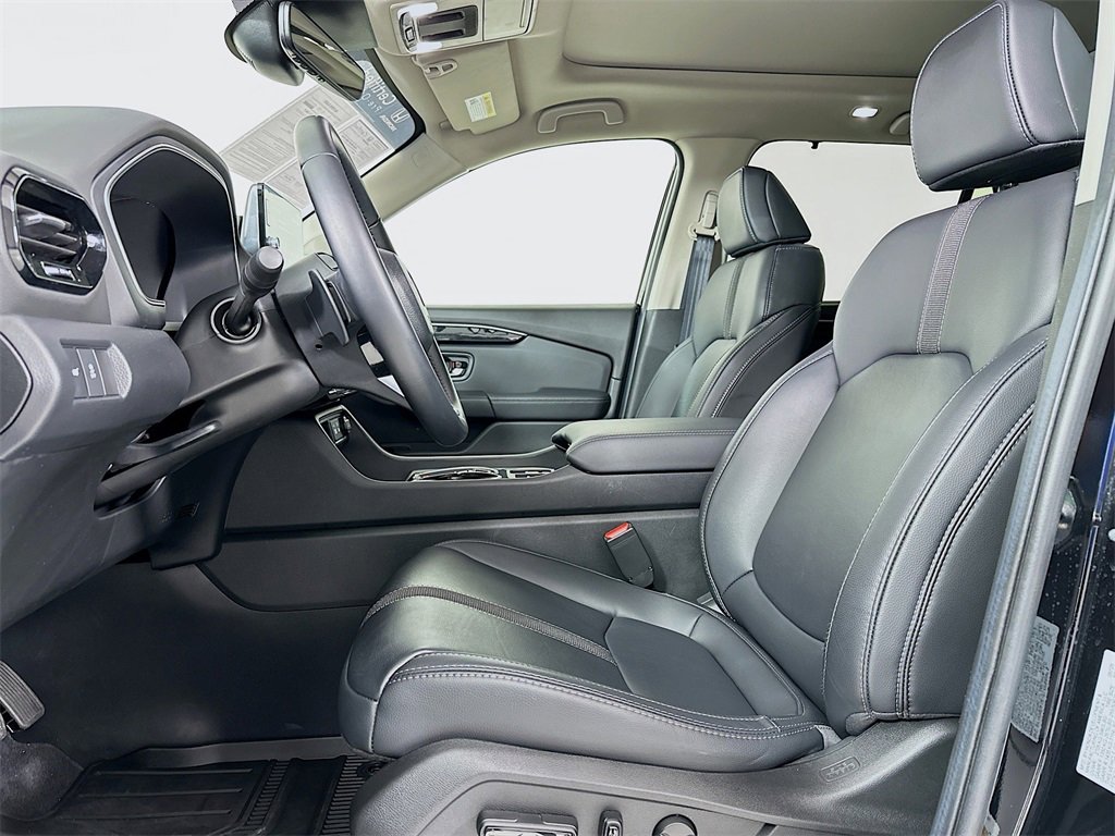 Certified 2025 Honda Pilot Touring image 13