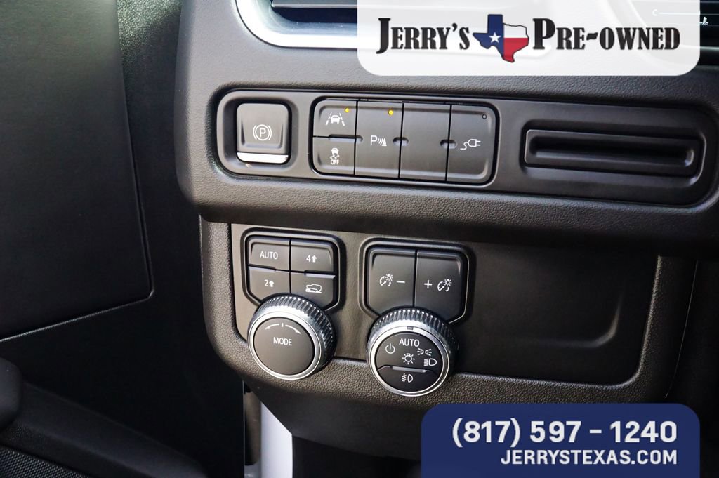 Used 2022 GMC Yukon XL SLE image 15