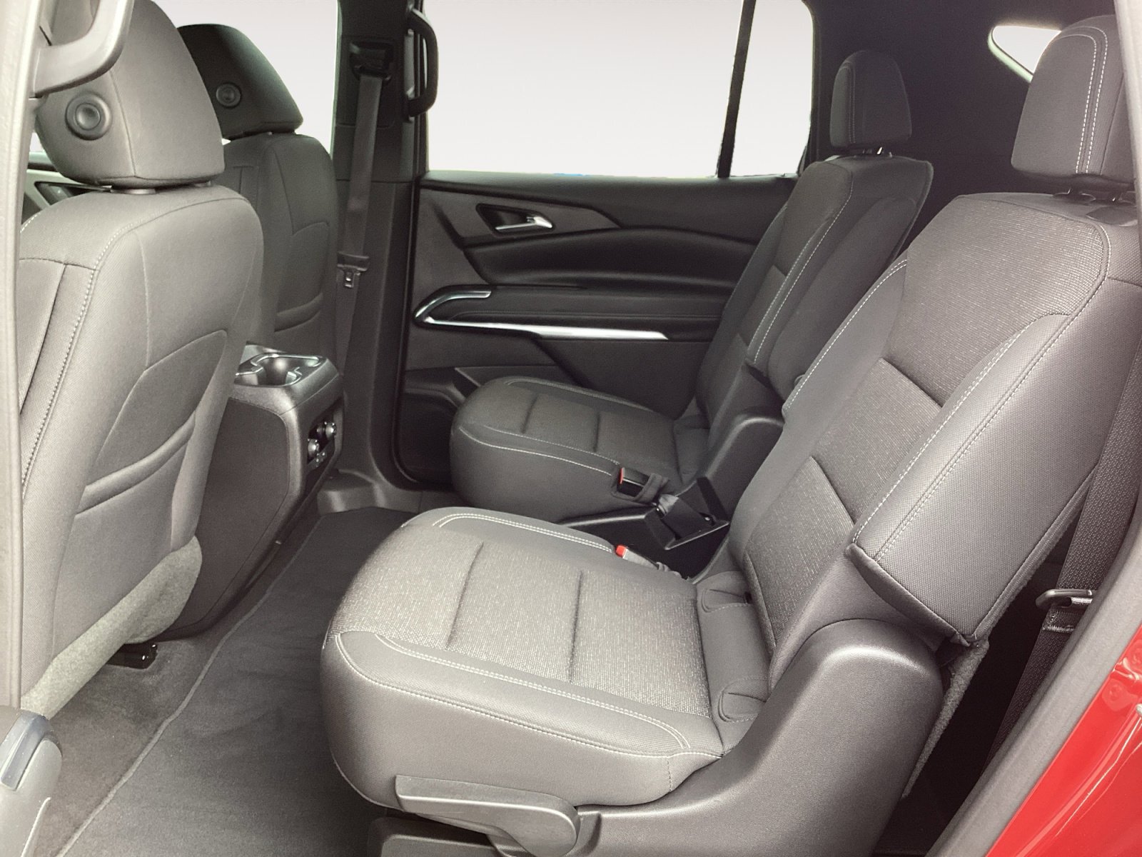 Used 2025 Chevrolet Traverse LT FWD image 28