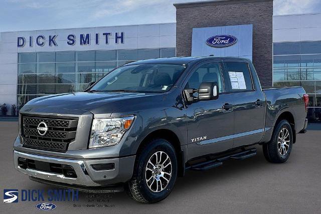 Used 2024 Nissan Titan SV w/ SV Convenience Package image 1