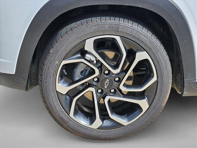 Used 2024 Chevrolet Trax RS w/ Sunroof Package FWD image 21