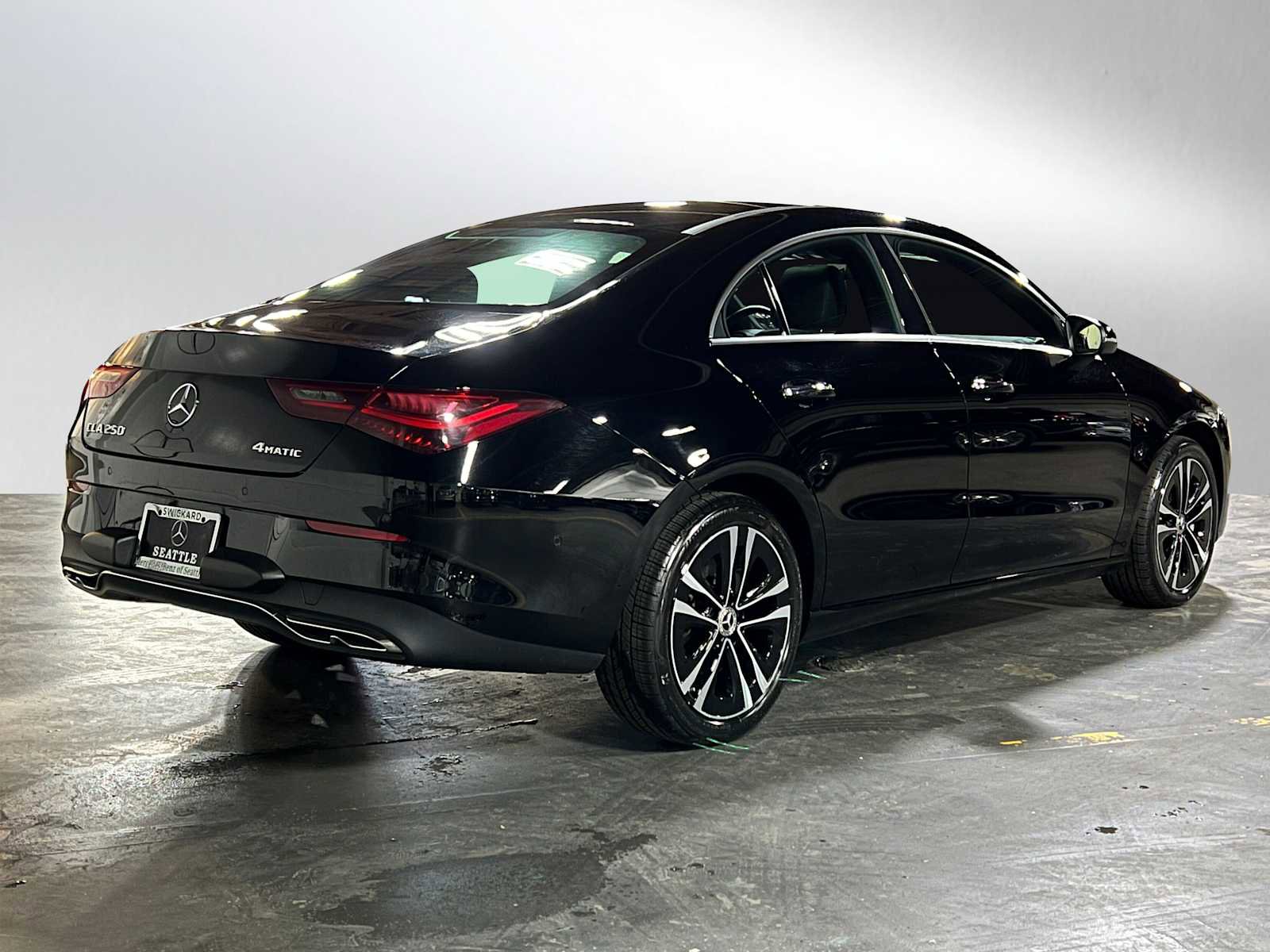 Used 2025 Mercedes-Benz CLA 250 4MATIC image 3