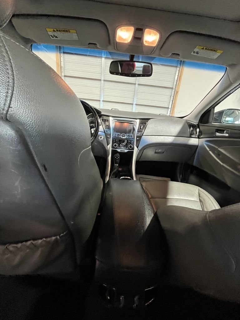 Used 2012 Hyundai Sonata Limited w/ Navigation Pkg image 5