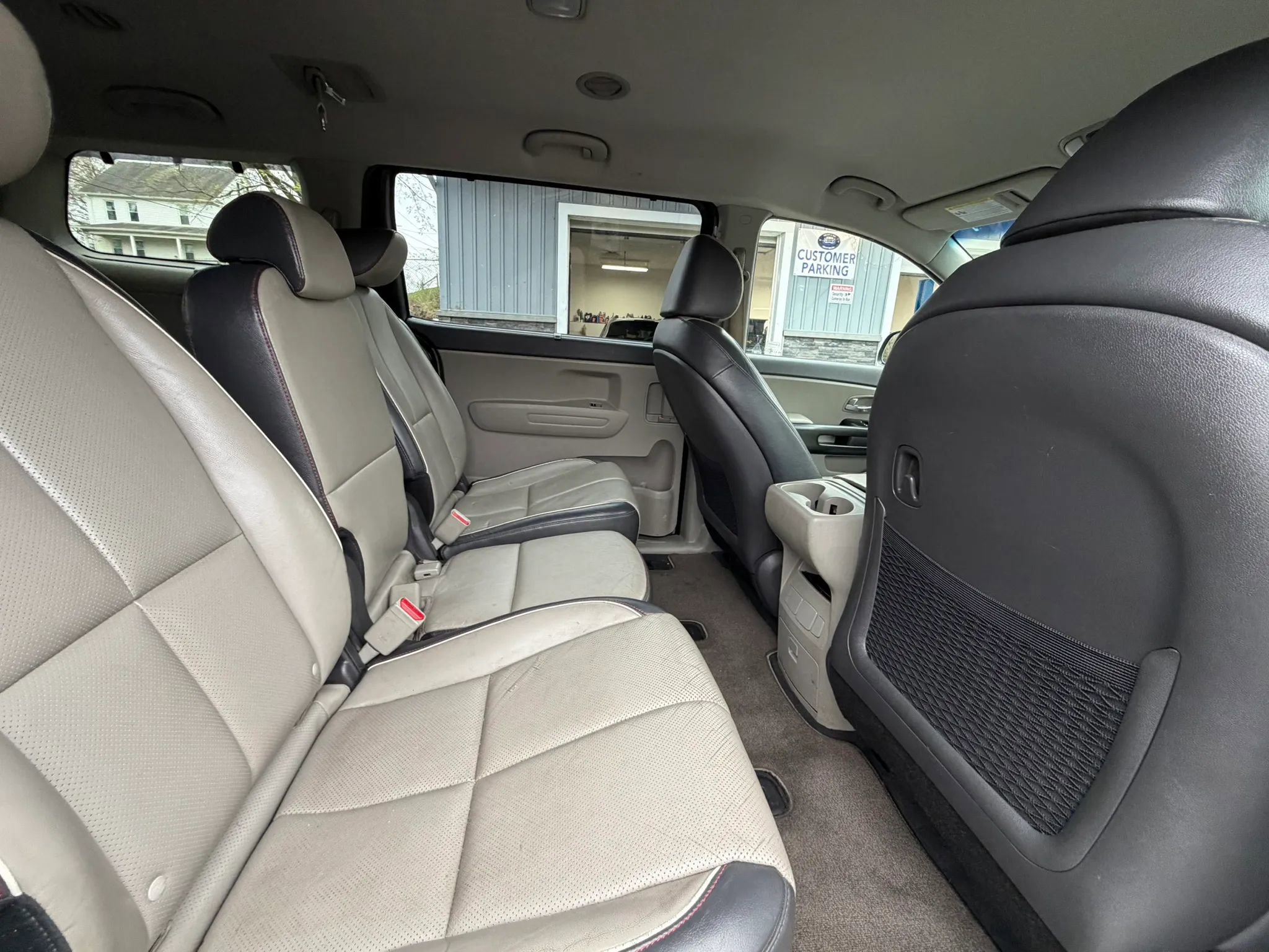 Used 2017 Kia Sedona LX w/ LX Essentials Premium Package FWD image 19