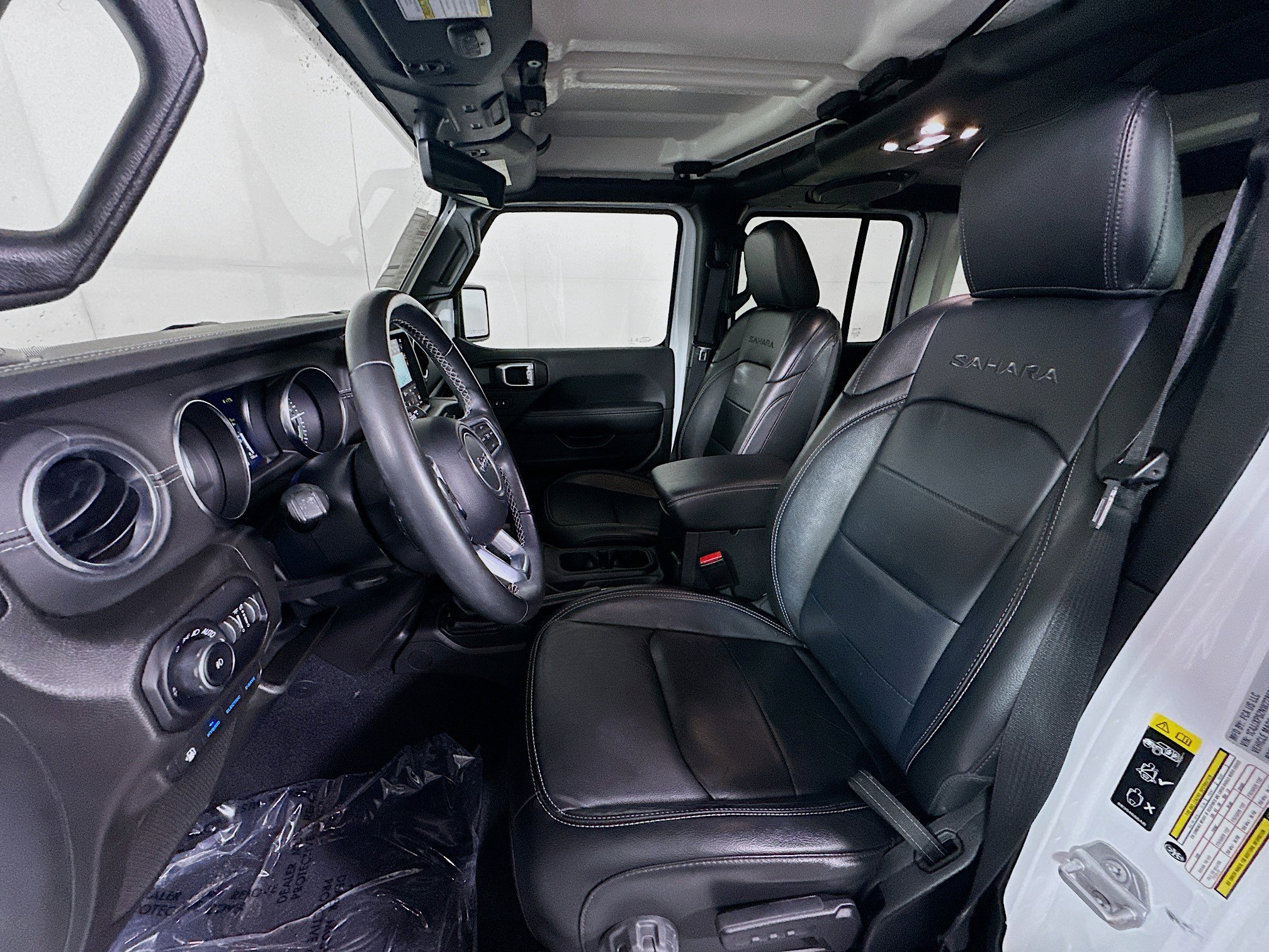 Used 2022 Jeep Wrangler Unlimited Sahara image 12