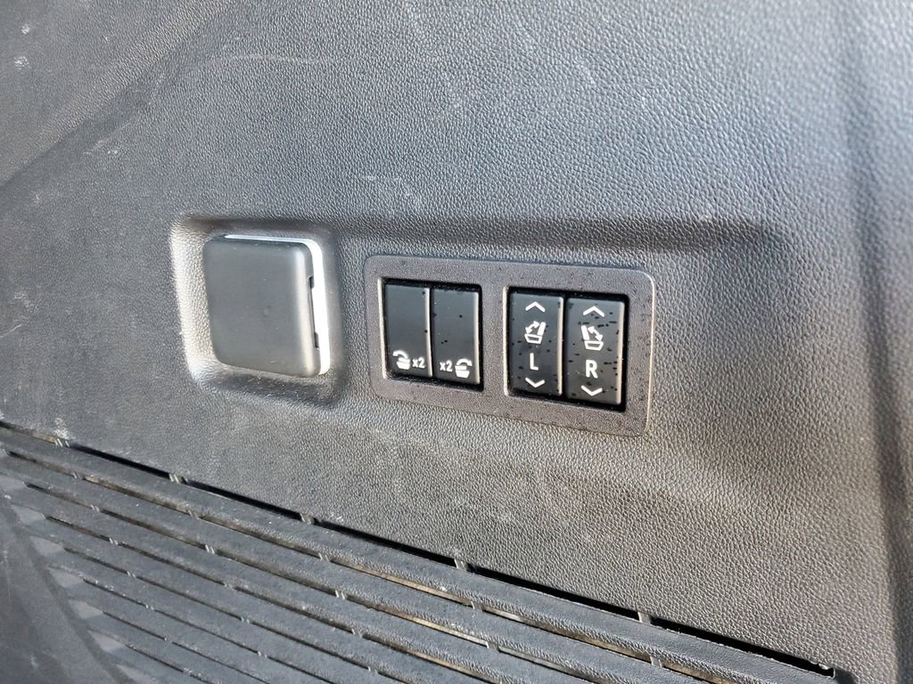 Certified 2024 GMC Yukon XL Denali Ultimate image 35