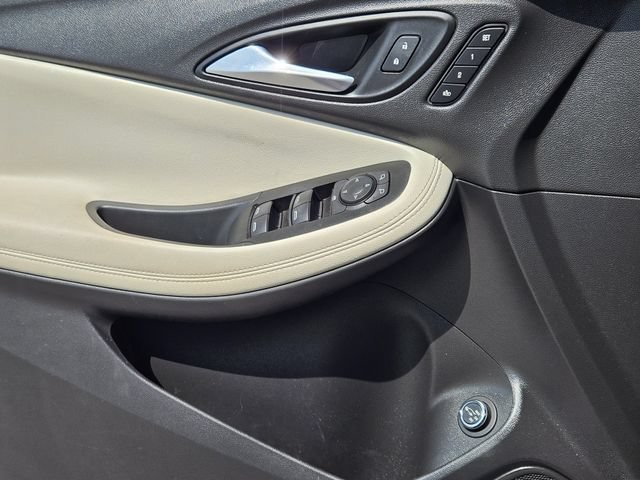 Used 2020 Buick Encore GX Essence FWD image 22