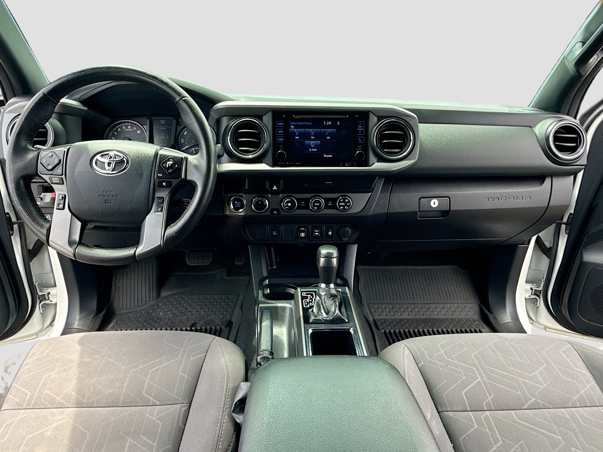 Used 2019 Toyota Tacoma TRD Sport AWD/4WD image 3