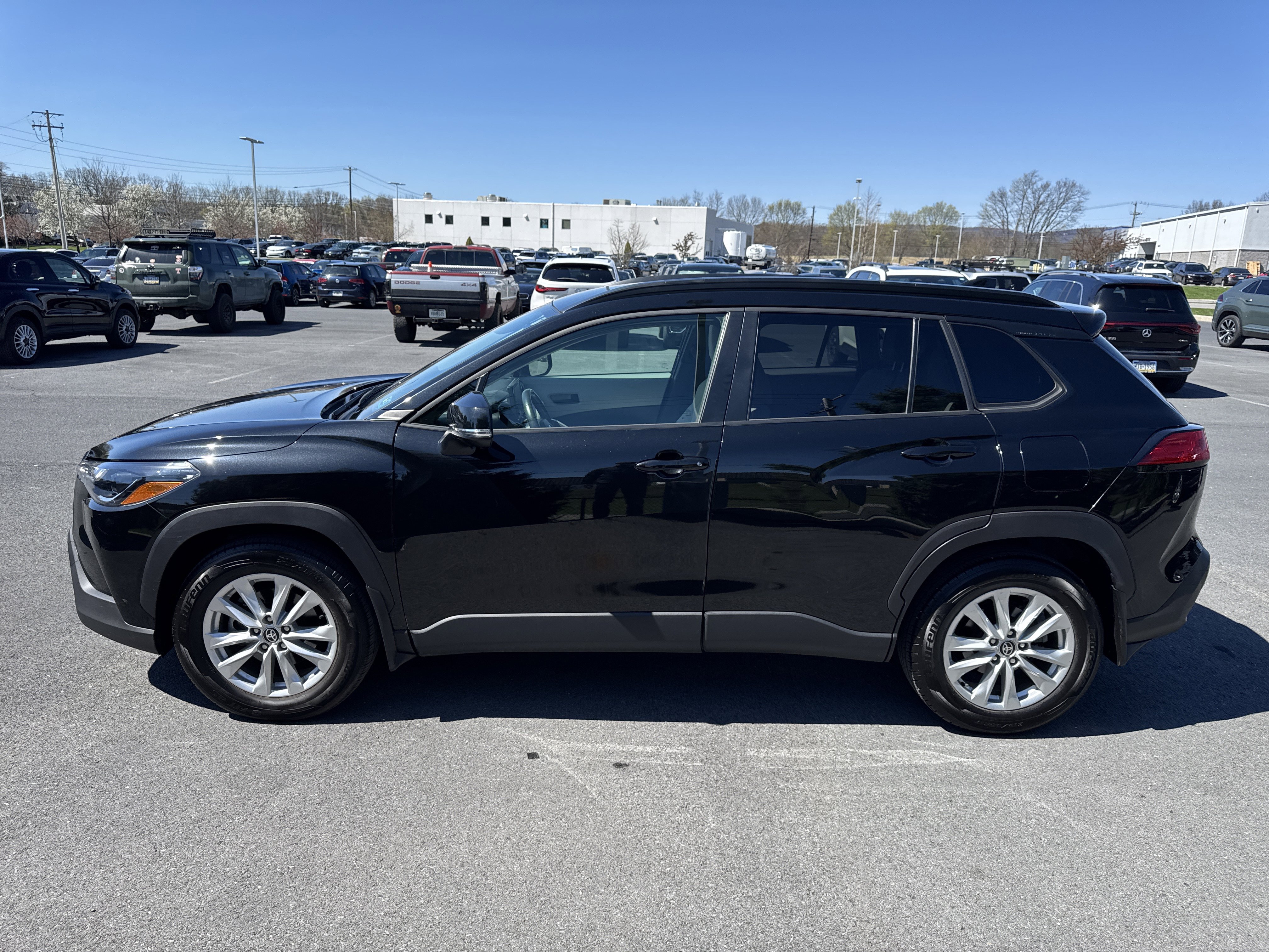 Used 2022 Toyota Corolla Cross LE w/ Moonroof Package image 14