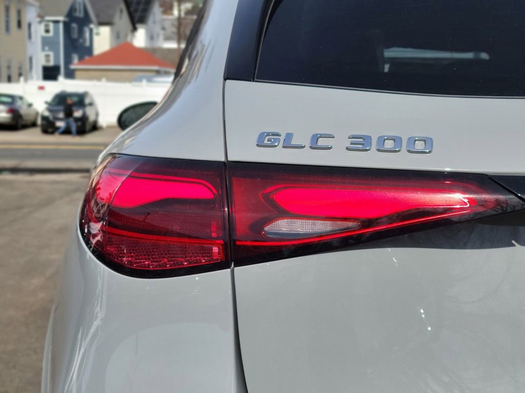 New 2026 Mercedes-Benz GLC 300 4MATIC image 9