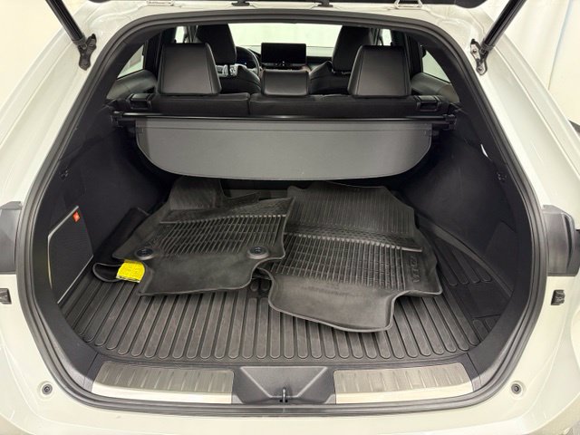 Certified 2023 Toyota Venza XLE AWD/4WD image 6