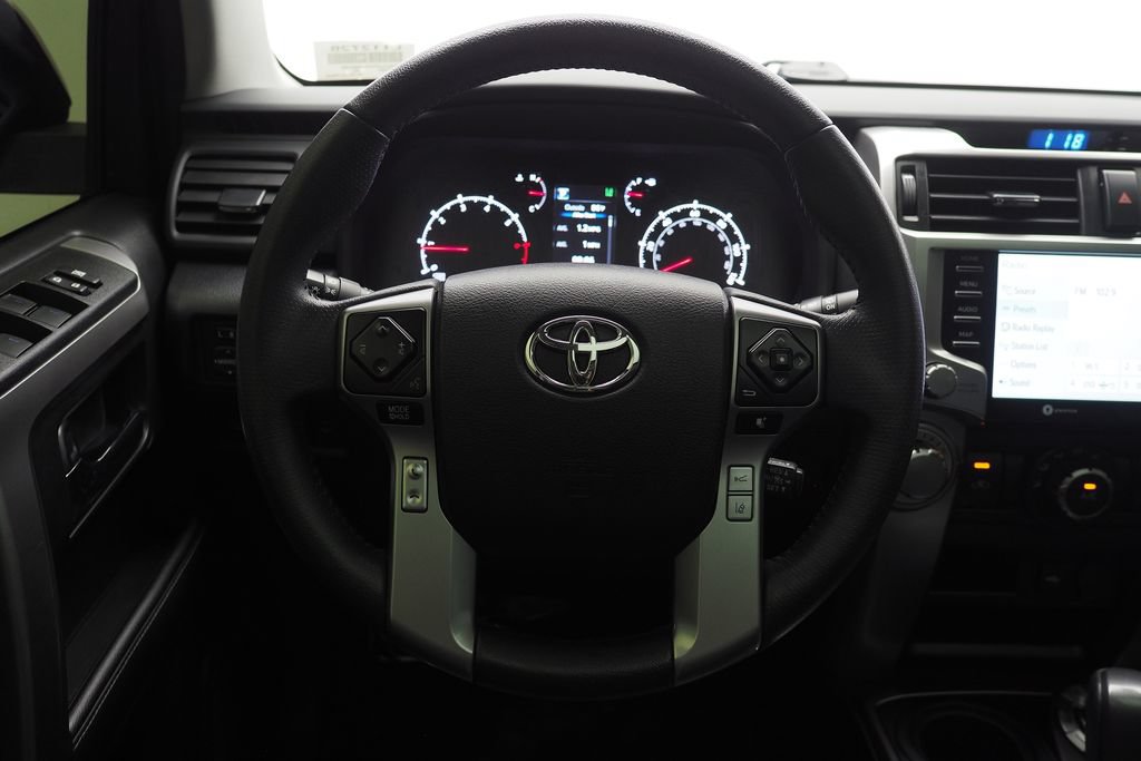 Used 2022 Toyota 4Runner SR5 Premium w/ Moonroof Package AWD/4WD image 12