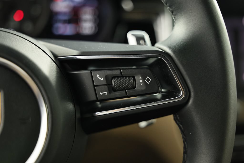 Certified 2026 Porsche Macan AWD/4WD image 37