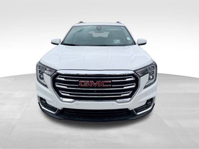 Used 2023 GMC Terrain SLT w/ Infotainment Package II image 2