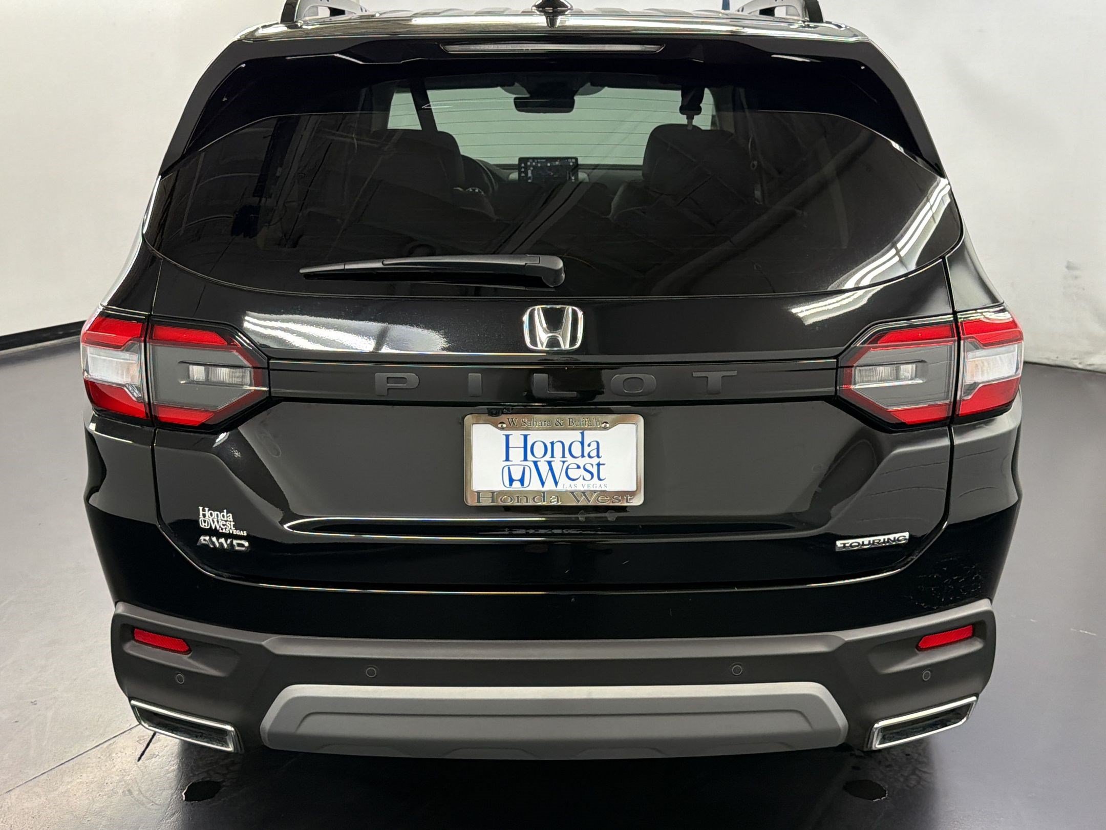 Certified 2025 Honda Pilot Touring image 10