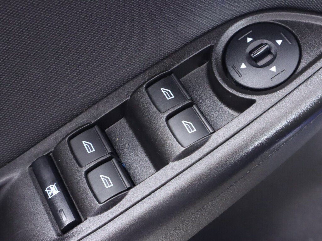 Used 2018 Ford Focus SE FWD image 22