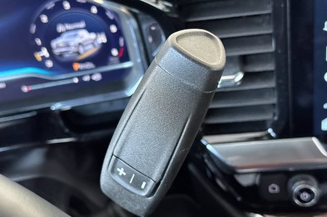 Used 2025 Chevrolet Silverado 1500 LT AWD/4WD image 34