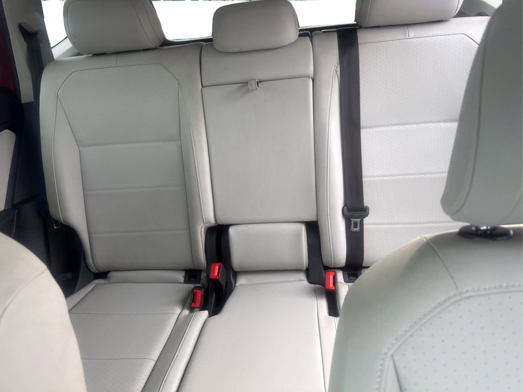 Used 2019 Volkswagen Tiguan SE w/ Panoramic Sunroof Package image 10