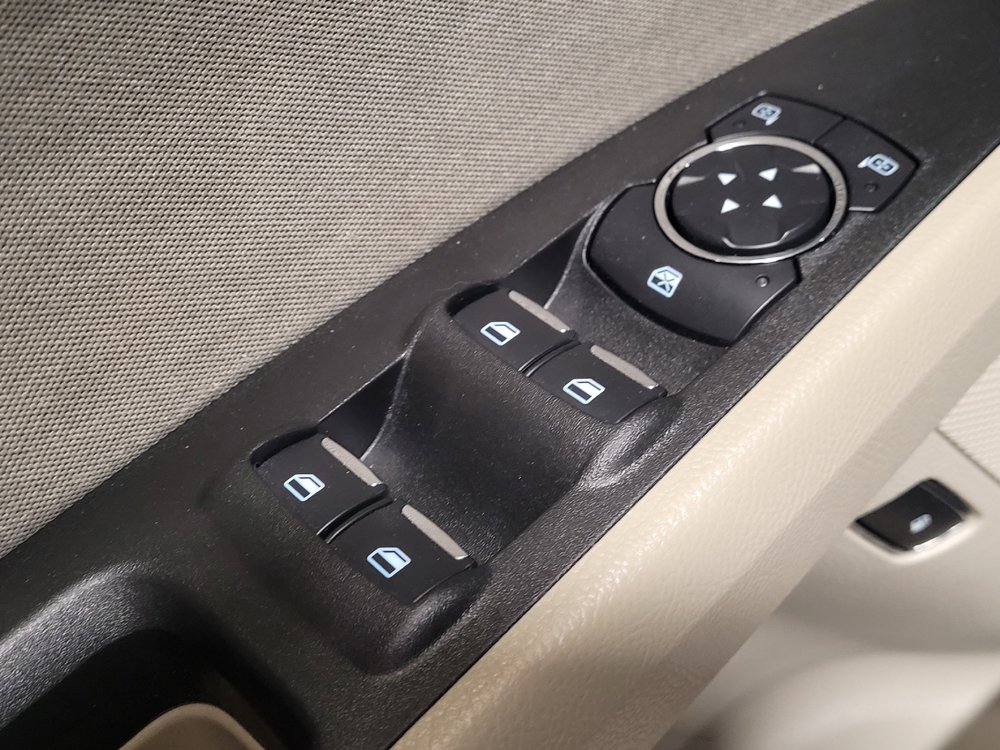 Used 2019 Ford Fusion SE FWD image 27