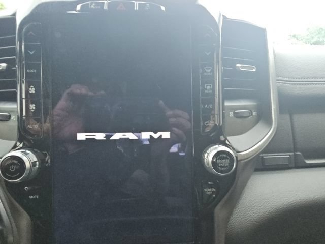 Used 2022 RAM 3500 Laramie AWD/4WD image 12