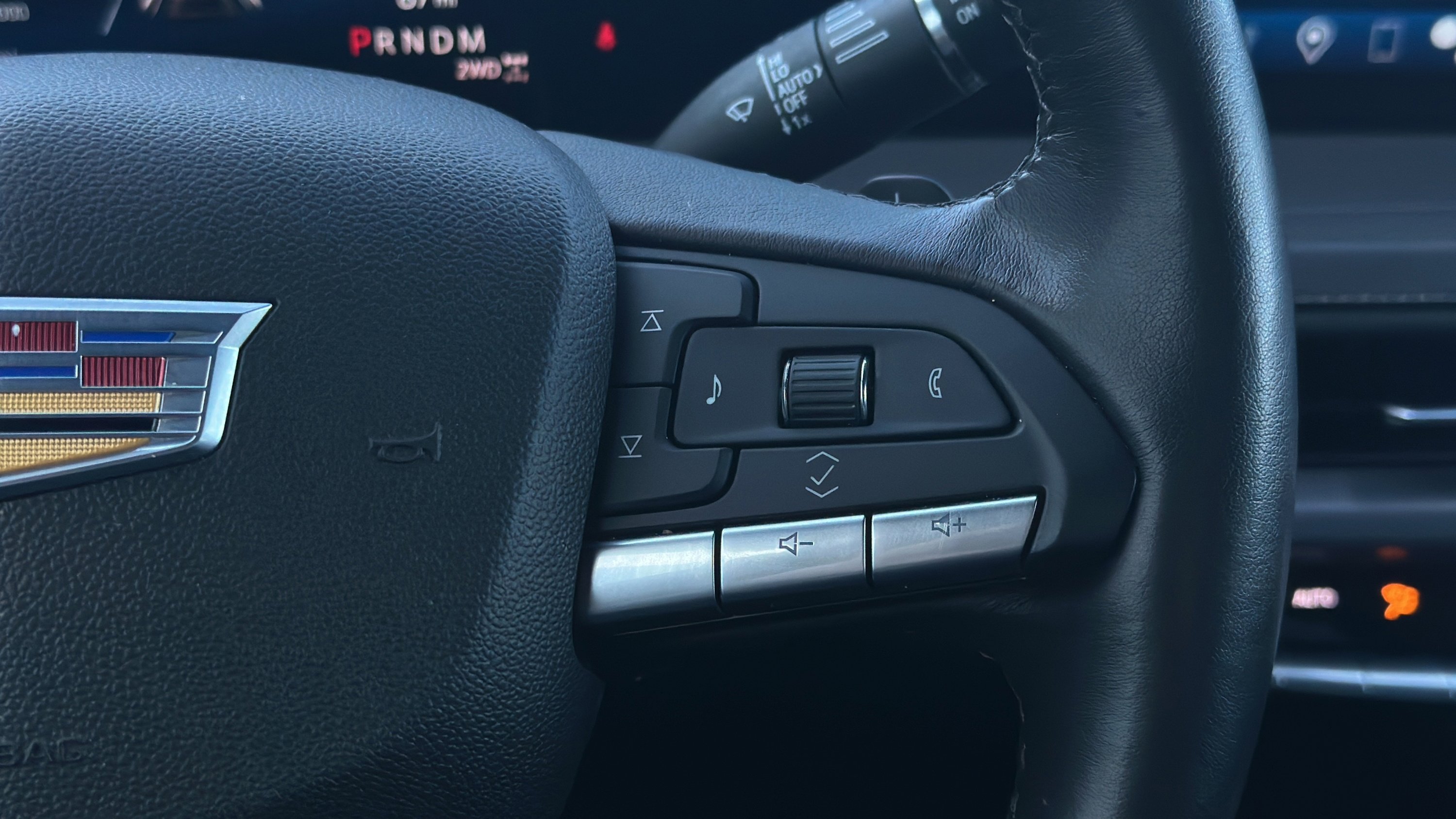 Used 2025 Cadillac XT4 Premium Luxury image 23