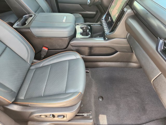 Used 2026 GMC Yukon XL AT4 w/ AT4 Premium Package AWD/4WD image 13