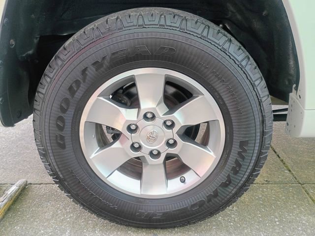 Used 2013 Toyota 4Runner SR5 image 16