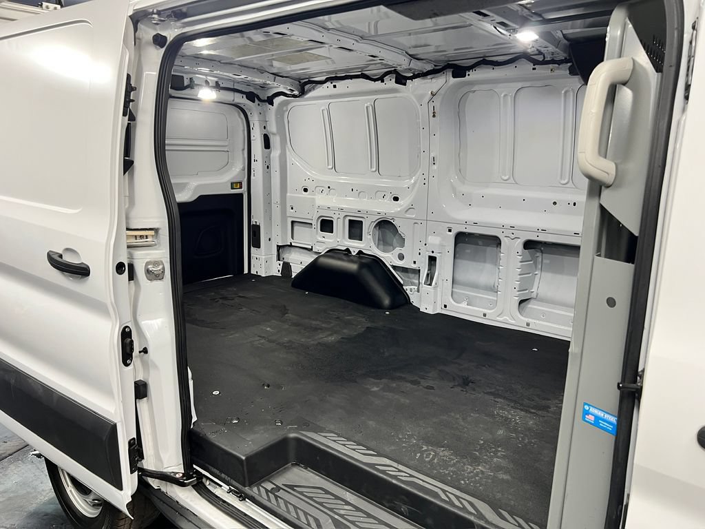 Used 2024 Ford Transit 250 Low Roof RWD image 20