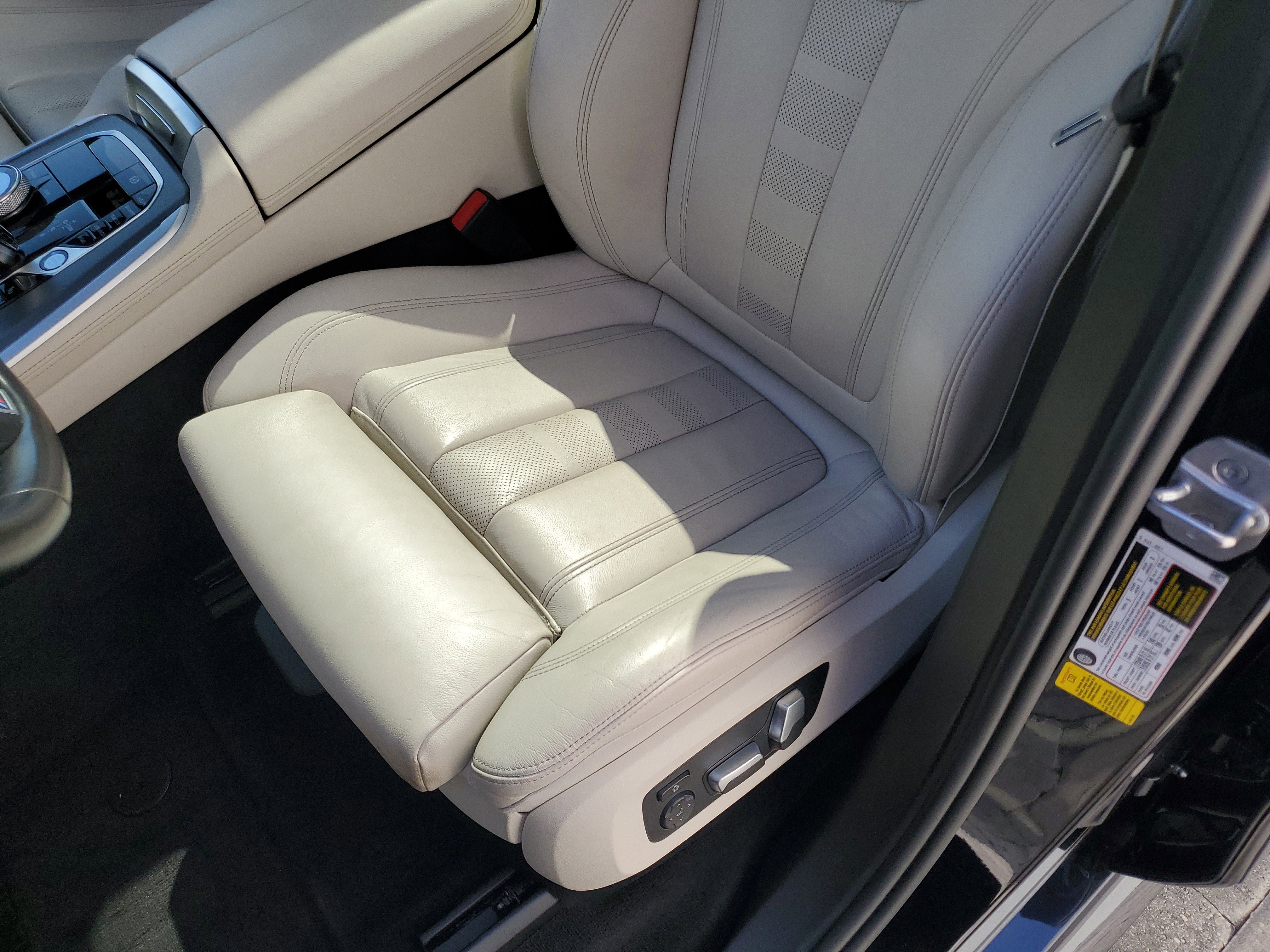 Used 2022 BMW X5 sDrive40i w/ M Sport Package image 22