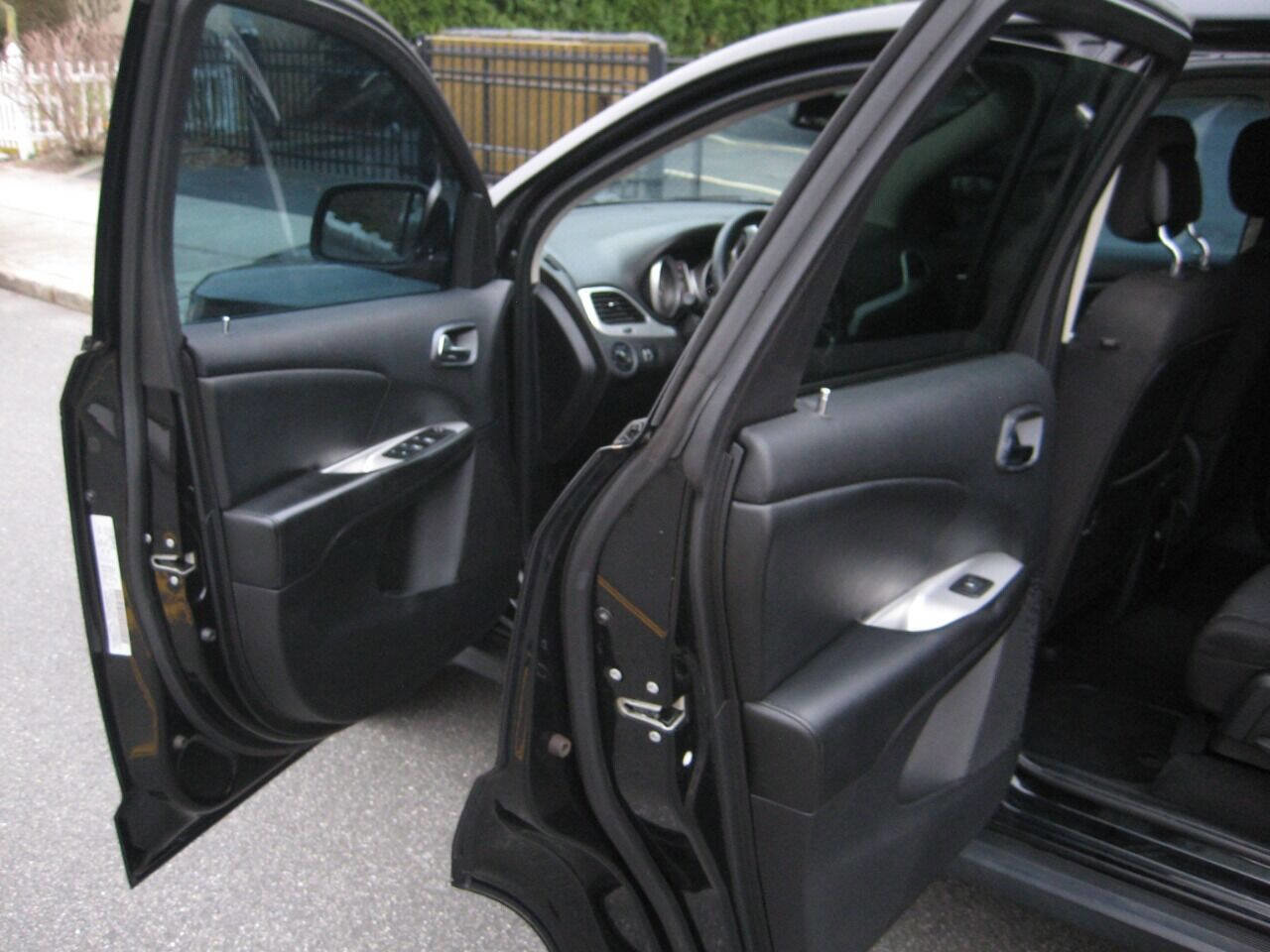 Used 2015 Dodge Journey SXT w/ Flexible Seating Group image 10