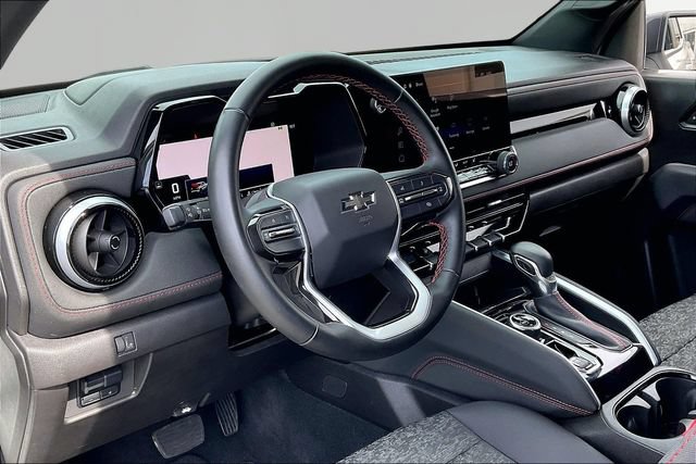 Used 2025 Chevrolet Colorado Z71 AWD/4WD image 12