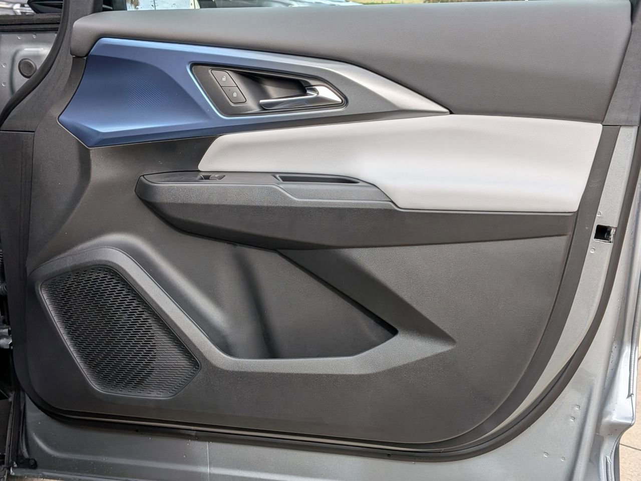 New 2026 Chevrolet Equinox EV LT image 19