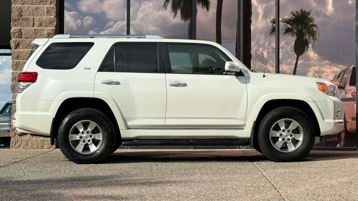 Used 2012 Toyota 4Runner SR5 w/ Premium Pkg AWD/4WD image 15