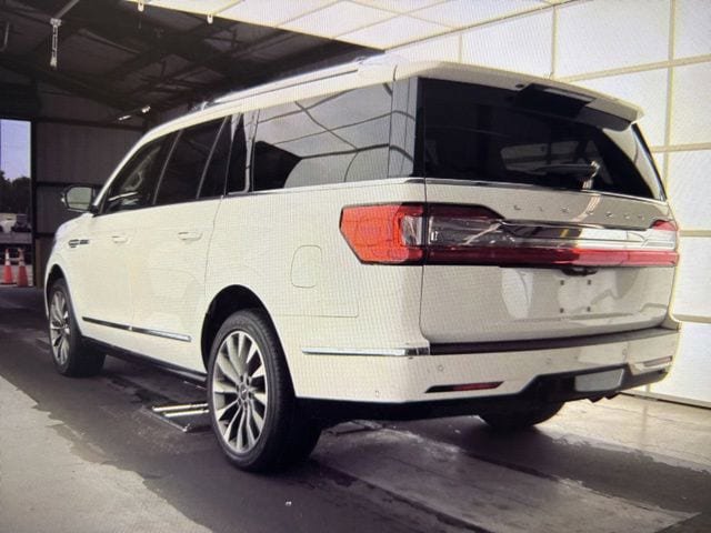 Used 2021 Lincoln Navigator L Reserve w/ Luxury Package AWD/4WD image 4