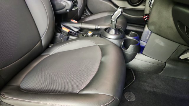 Used 2020 MINI Cooper 4-Door Hardtop FWD image 28