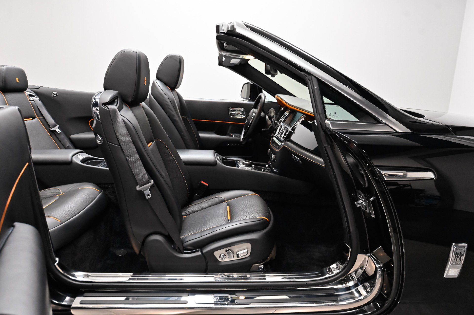 Used 2017 Rolls-Royce Dawn RWD image 47