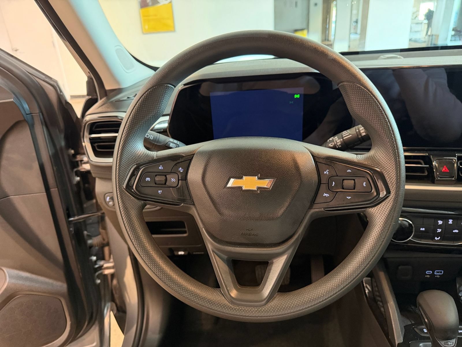 Used 2025 Chevrolet TrailBlazer LT FWD image 27