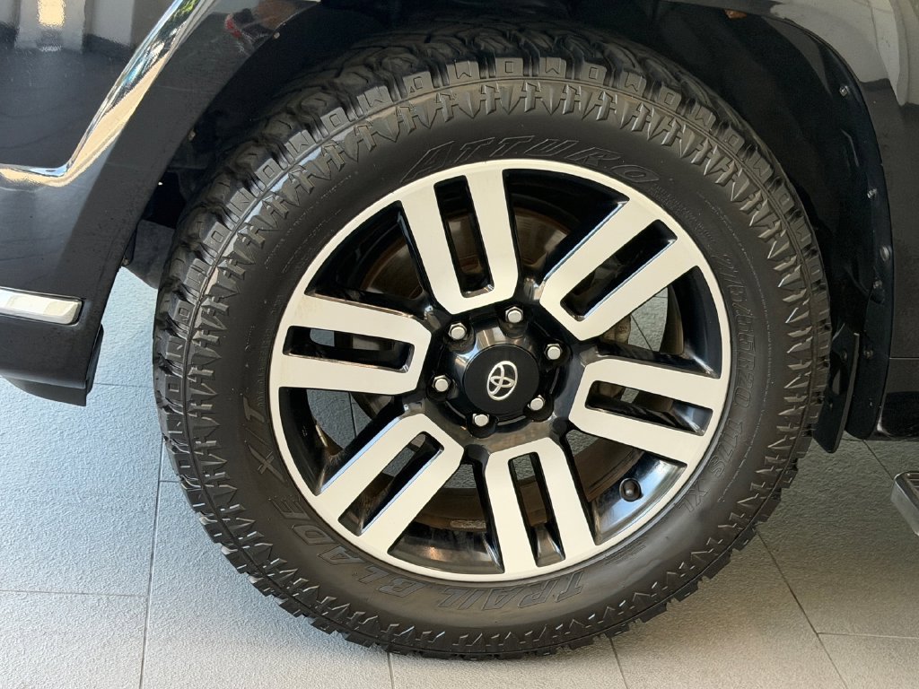 Used 2022 Toyota 4Runner Limited RWD image 4