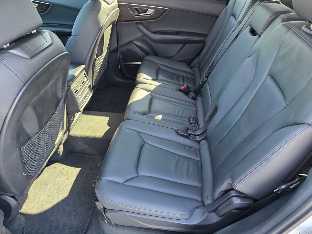 Used 2023 Audi Q7 2.0T Premium Plus w/ Premium Plus Package AWD/4WD image 14