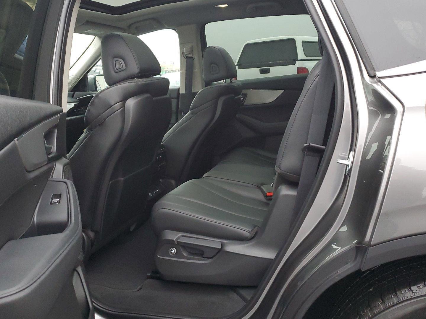 Used 2025 Acura MDX SH-AWD image 34